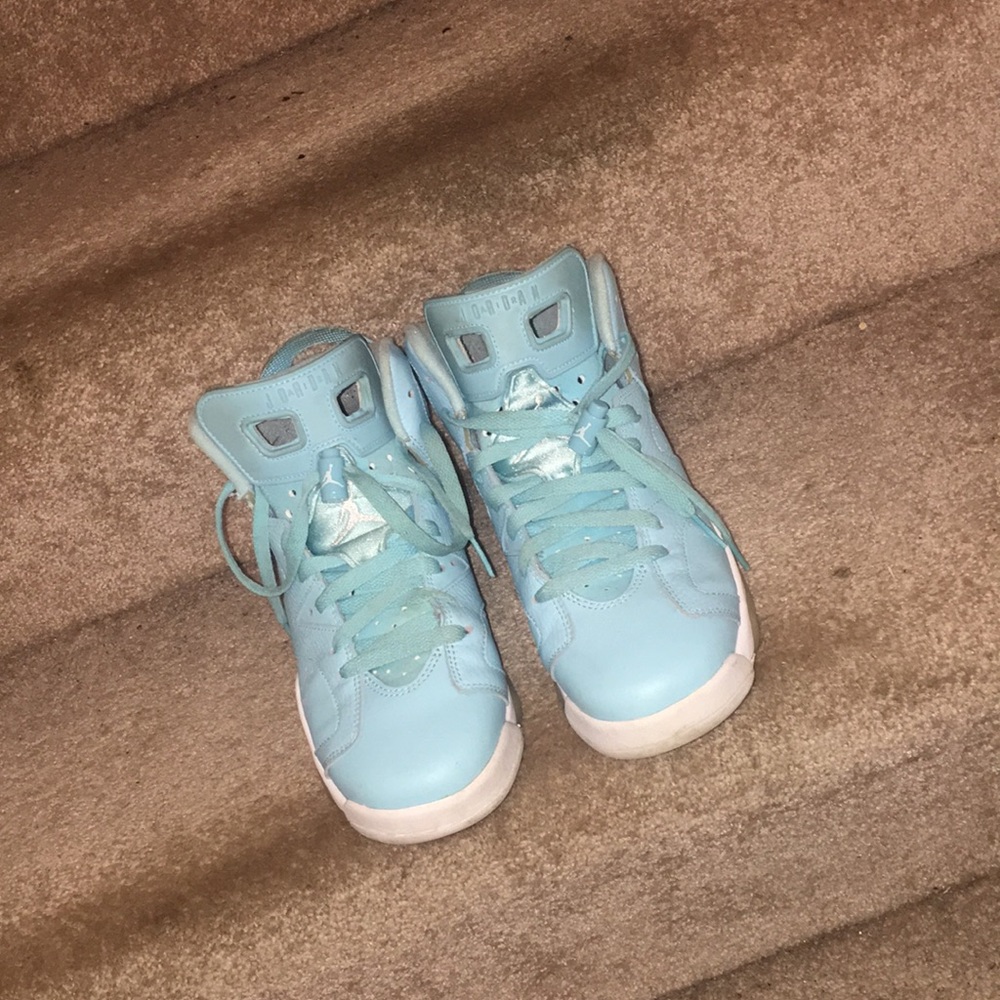 Jordan Pantone 6’s Size 7